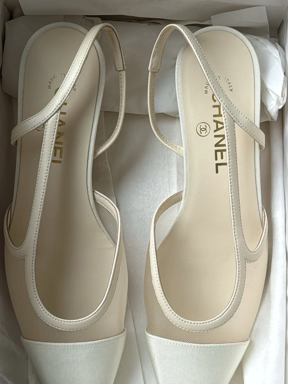 CHANEL 2026 White Slingback Flats - Picture 2 of 4